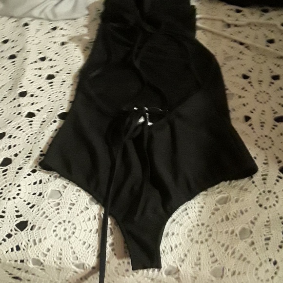 One piece with hood - Picture 2 of 2